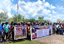 TKBM Pomako Demo di DPRK Mimika, Soroti Upah, BPJS hingga Koperasi