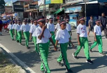 Ratusan Pelajar Meriahkan Lomba Gerak Jalan HUT ke-81 RI di Nabire