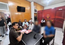 Polres Nabire Serahkan ABH dan BB Perkara Pembunuhan Berencana ke Kejaksaan