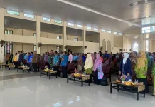 BAZNAS Nabire Salurkan Beasiswa untuk 538 Siswa dan Mahasiswa