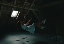 Mengenal Hypnic Jerk, Sensasi Tersentak Saat Tidur