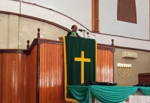 Jamaat GKI Tabernakel Oyehe Nabire Diajak Hidup Saling Mengasihi Satu Sama Lain