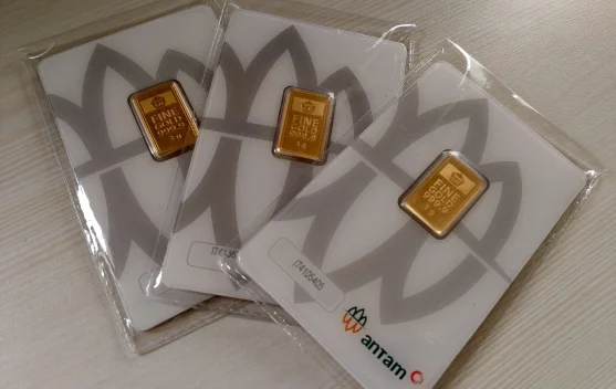 Harga Emas Antam Turun Rp10 Ribu per Gram