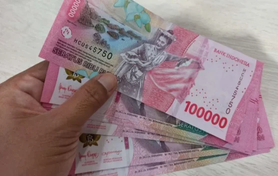 Rupiah Dibuka Melemah di Tengah Lonjakan Harga Minyak