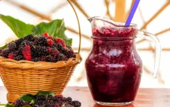 Segelas Jus Murbei, Pilihan Minuman Bernutrisi untuk Mendukung Fungsi Hati