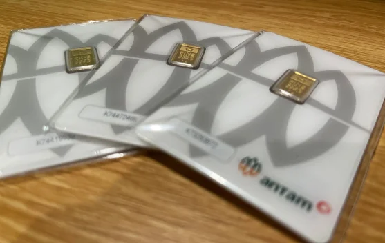 Harga Emas Antam Turun Rp15.000, Buyback Ikut Melemah