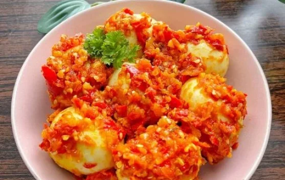 Telur Balado, Menu Sederhana dengan Sensasi Pedas Menggugah Selera.