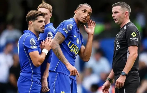 Komunikasi Wasit dan VAR Terputus di Laga Chelsea vs Brighton