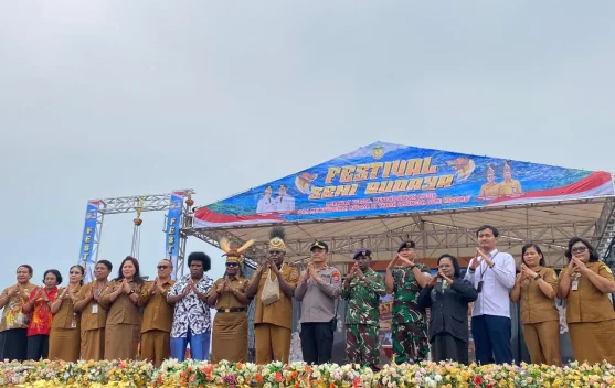 Cerita Leluhur dan Musik Tradisi Hidupkan Festival Seni Budaya Mimika.
