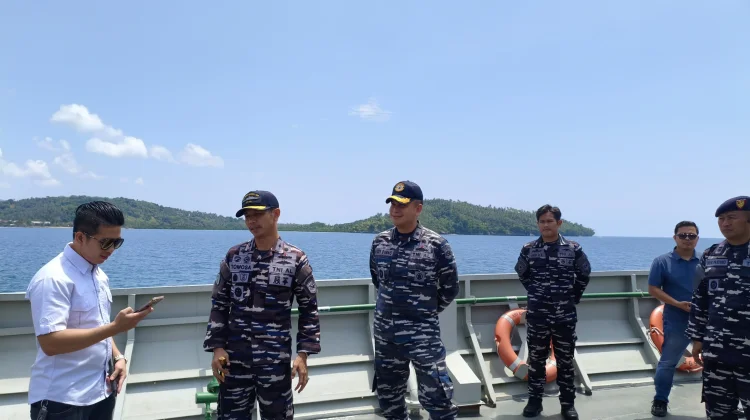 Danlanal Nias Sambut Kedatangan KRI Bung Karno 369