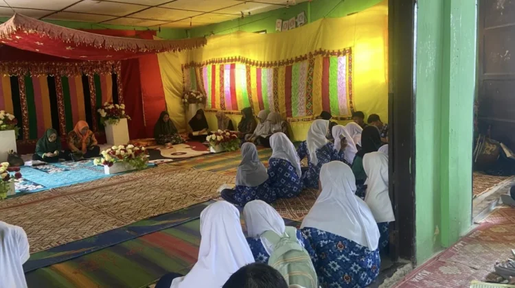 Tutup Kegiatan Pesantren Ramadan, MTsN Nias Selatan Gelar Khataman Al-Quran