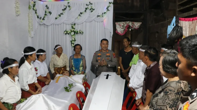 Polres Nias-Selatan Beri Bantuan Peti Jenazah untuk Warga