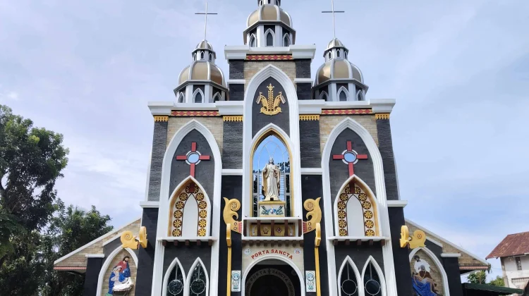 Inkulturasi Budaya pada Gereja Paroki Hati Kudus Yesus Telda