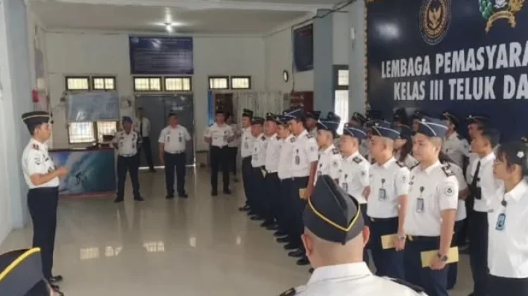 Kalapas Telda Pimpin Upacara Kenaikan Pangkat 12 Pegawai