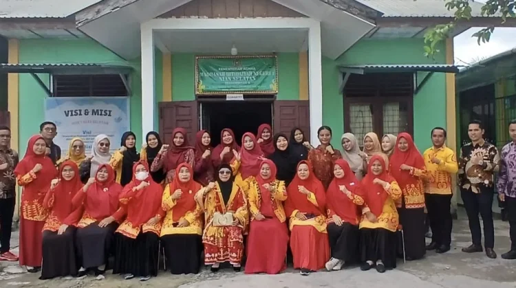 Upacara Hardiknas di MIN 1 Telda Libatkan Kolaborasi Dua Instansi