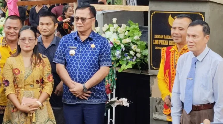 Bupati Nias Selatan Resmikan Los Pekan Idanotae