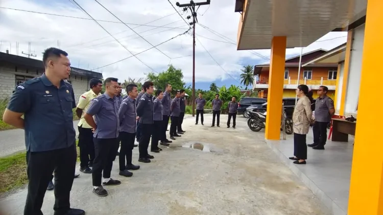 Ketua Bawaslu Nisel Ajak Jajarannya Jaga Integritas