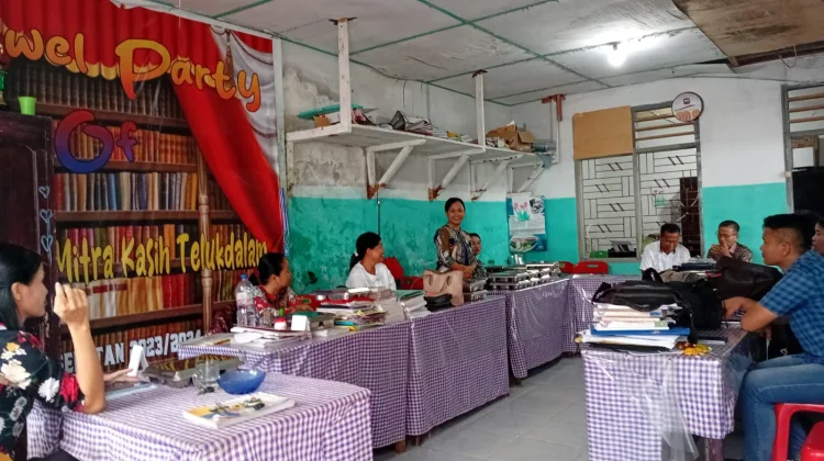 Kunjungi SMK Mitra Kasih Telda, Penyuluh Agama Kristen Pimpin Siraman Rohani