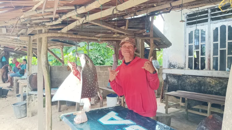 Nelayan Desa Lagundri Tetap Produktif Melaut