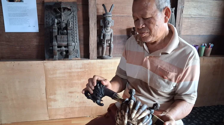 Ama Sufi Bertahan Melestarikan Kerajinan Tradisional