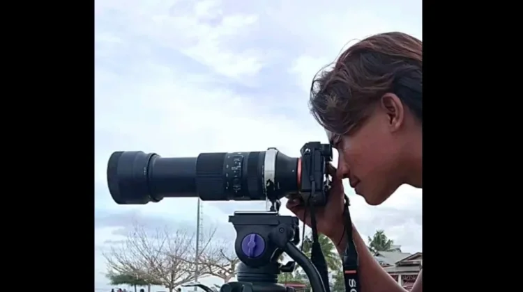 Fotografer Sorake Abadikan Aksi Peselancar Lokal dan Mancanegara
