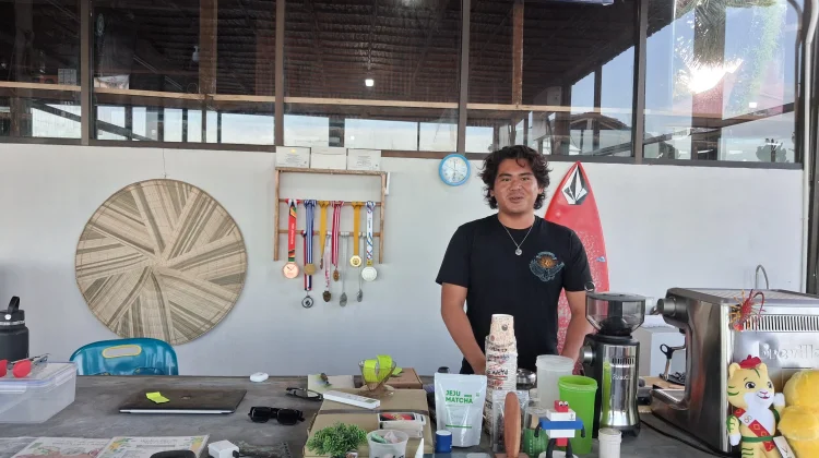 Peselancar Nias Selatan Kembangkan Usaha Kedai K Coffe