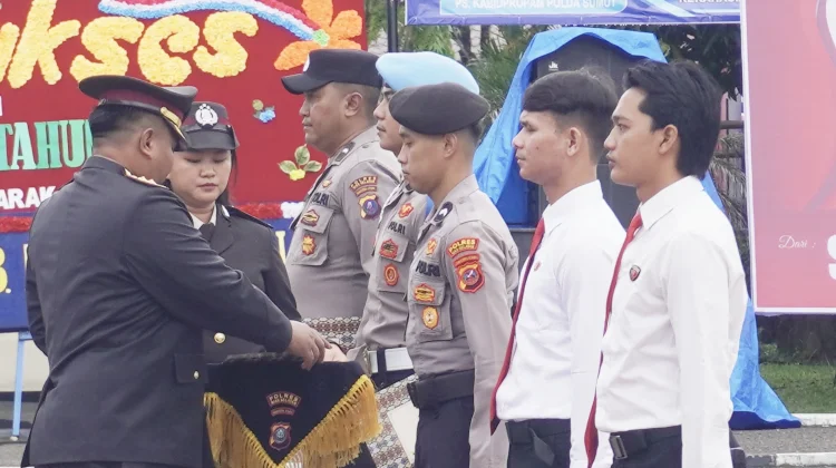 HUT Bhayangkara ke-80, Kapolres Nisel Beri Penghargaan Bagi Personel Berprestasi