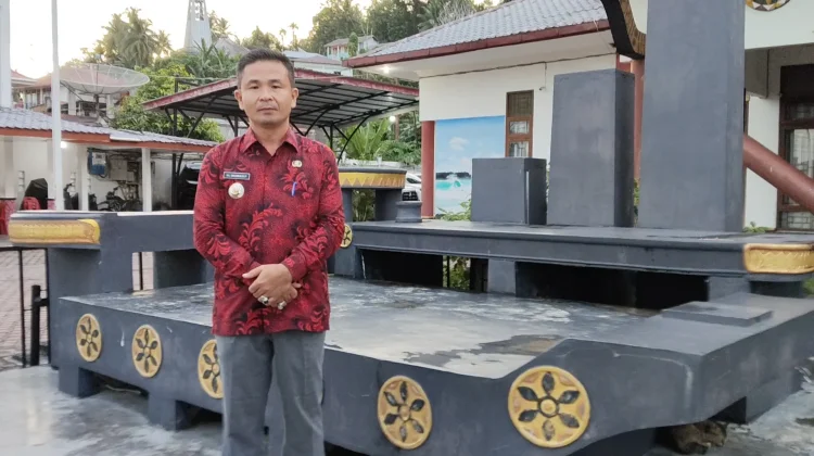 Camat Onolalu Apresiasi Lomba Paduan Suara Mars Perjuangan Nias Selatan