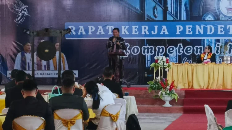 Penutupan Raker Pendeta BKPN, Erwinus Laia Soroti Kemandirian Finansial Gereja