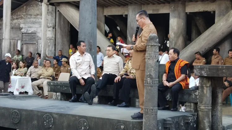 Pemkab Nisel Minta Dukungan Menbud untuk Pengajuan Bawomataluo ke UNESCO