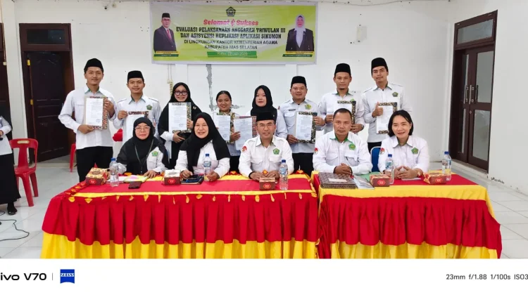 Kemenag Nias Selatan Serahkan SK JFT kepada 10 PNS dan Surat Tugas 38 Penyuluh Agama