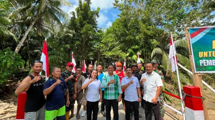 Pembangunan Jembatan Beton Karbak TNI AD di Bawomaniamolo selesai