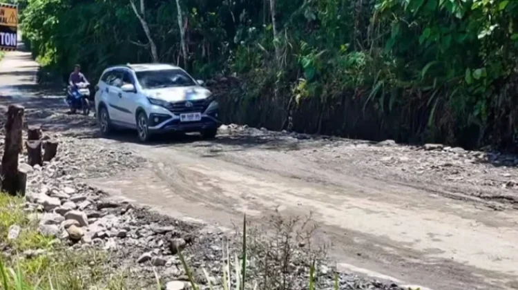 Perbaikan Lanjutan di Jalan Sidua'ori-Gomo Prioritaskan Pemasangan Bronjong