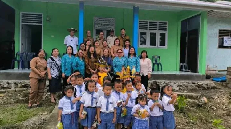 Tinjau KB Hilisimaetano, Bunda PAUD Nisel Dorong Sarana Aman