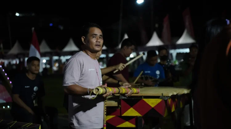 Tariwu Kembangkan Zaraini dan Forombu Musik Nias