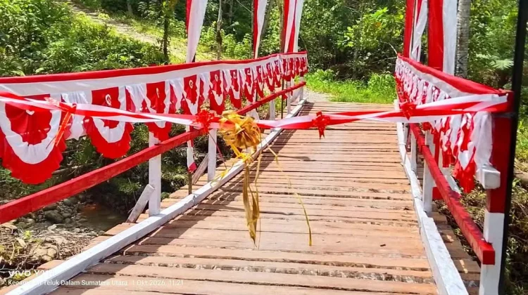 Bupati Nisel dan Kapolres Tinjau Jembatan Darurat Demba Hasil Revitalisasi