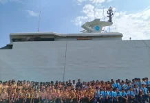 KRI Bung Karno 369 Berlabuh, Edukasi Maritim Siswa Nisel