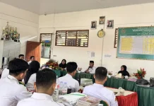 Kakan Kemenag Nisel Laksanakan Monev di MTsN dan MIN 1 Nisel