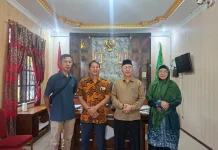 Kakan Kemenag Nisel dan Camat PP Batu Timur Bahas Peningkatan Layanan Keagamaan