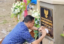 Resmikan Los Pekan Idanotae, Bupati Nisel: Ini Terwujud karena Masyarakat Bersatu