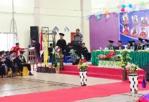 Hadiri Wisuda SETIA Nisel, Wabup Yusuf Nache Tekankan Peran Sarjana Keagamaan