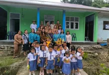 Tinjau KB Hilisimaetano, Bunda PAUD Nisel Dorong Sarana Aman