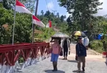 Akses Lebih Mudah, Warga Bersyukur TNI Bangun Jembatan di Sinar Susua Somambawa