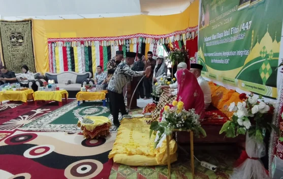 Tradisi Tepung Tawar sebelum Keberangkatan Calon Jemaah Haji