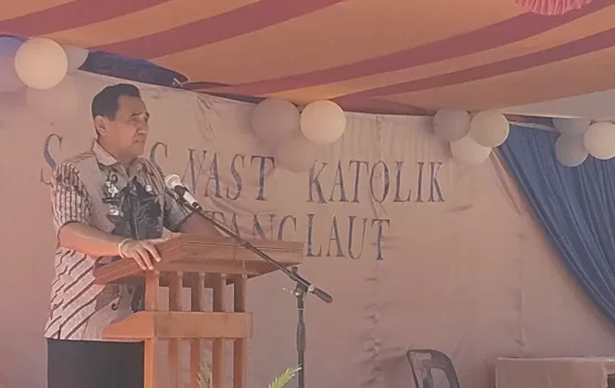 Hadiri Pesta Perak SMA Bintang Laut, Wabup Nisel Tekankan Peningkatan Pendidikan