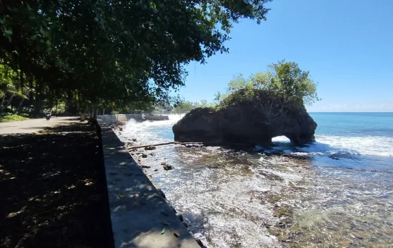 Batu Atola, Spot Wisata dengan Cerita Misterinya