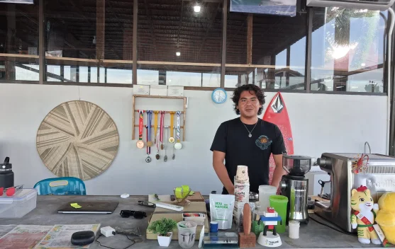 Peselancar Nias Selatan Kembangkan Usaha Kedai K Coffe