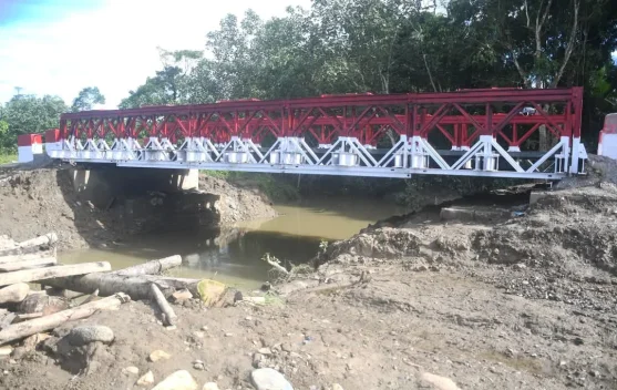 Satgas Karbak TNI AD Selesaikan Pembangunan Jembatan Sefa di Amandraya