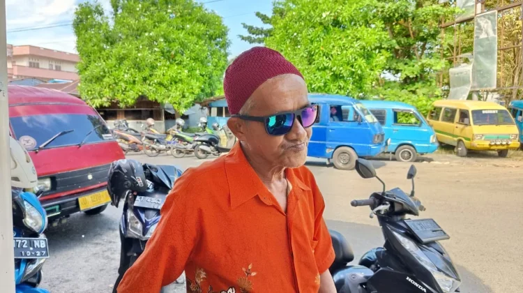 Keteguhan Hati Tukang Ojek Menjemput Rezeki di Bulan Suci Ramadan