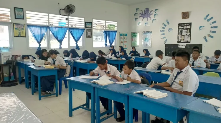 Proses Belajar Mengajar SMP Negeri 1 Nunukan Selama 30 Menit
